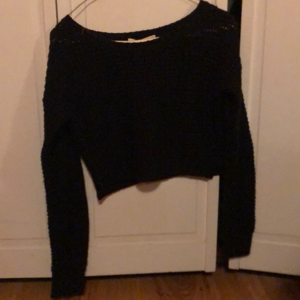 Black cropped sweater